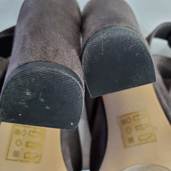 Aldo Suede Peep Toe Bootie Size 11 Gray Open Back Ankle Wrap Chunky Heel Shoe - Picture 14 of 15